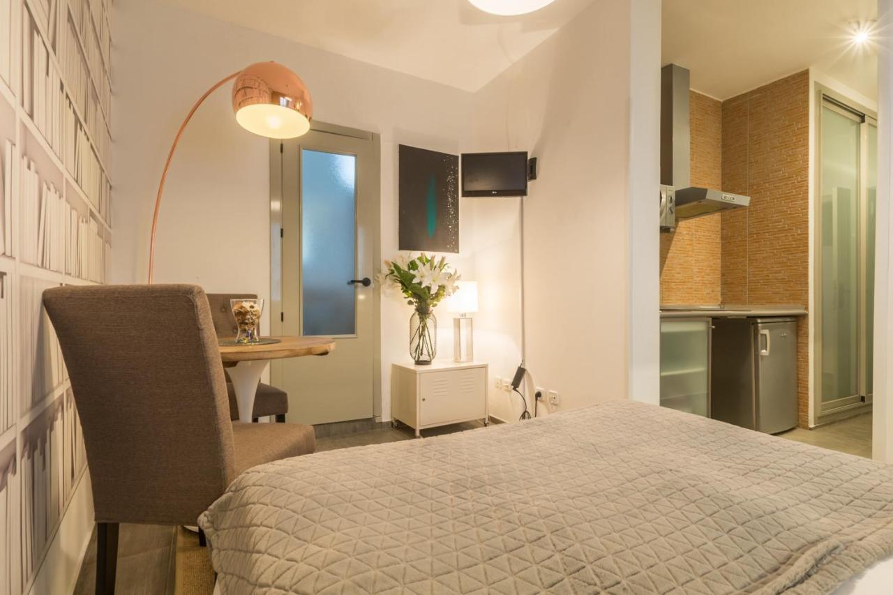 Santa Ana Boutique En Appartamento Madrid